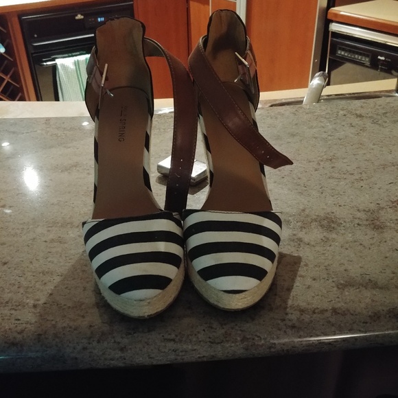 Heels - Picture 2 of 3